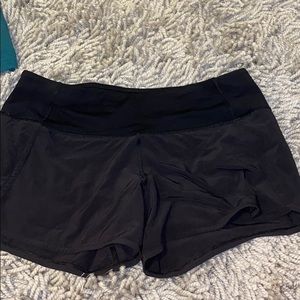Lululemon speed up 2.5 shorts
